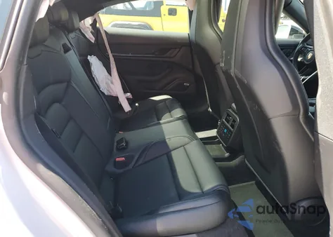 2024 Porsche Taycan z USA, uszkodzony, nr VIN WP0AA2Y17RSA11530